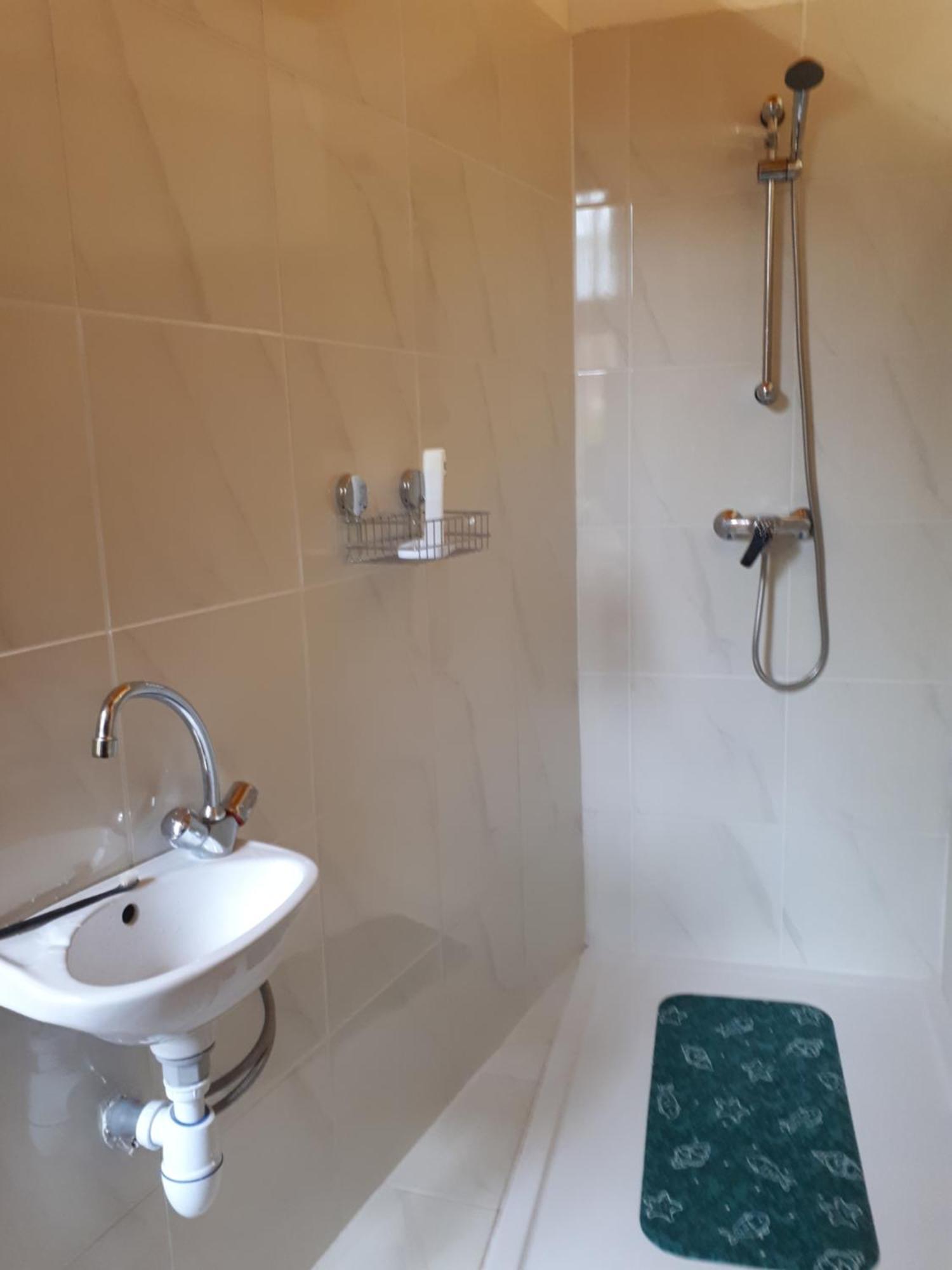 Loft Atypique Hyper Centre A 5Mn A Pied De La Plage De L'Ecluse 2 A 8 Personnes Dinard Bagian luar foto